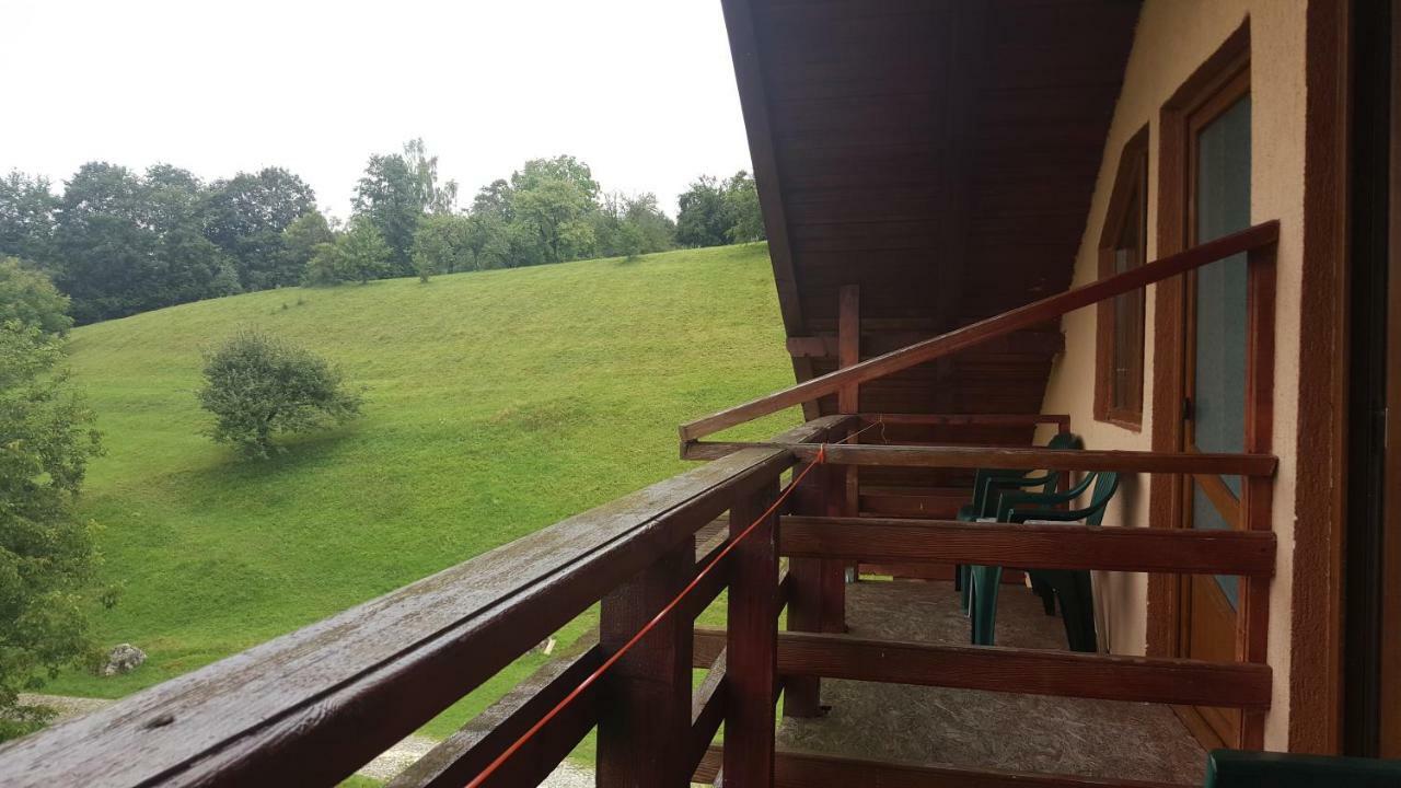 Pensiunea Dealul Frumos Bran  Bagian luar foto