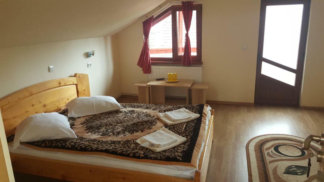 Pensiunea Dealul Frumos Bran  Bagian luar foto